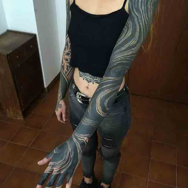 Black-Arm-Tattoos-For-Women-(3)
