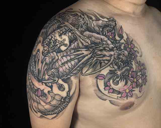 Chest-To-Arm-Tattoo-For-Men-(3)
