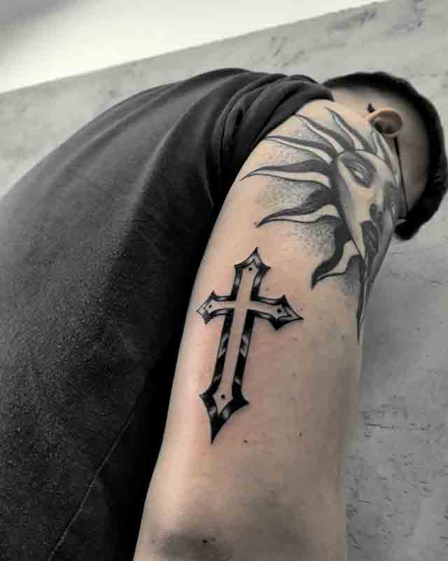 Cross-Tattoos-For-Men-on-Arm-(3)