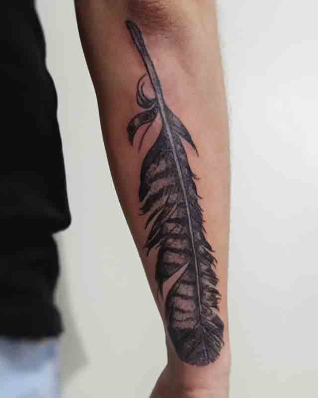 Dave-grohl-Feather-Tattoo-(2)