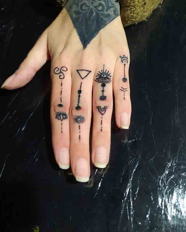 Decorative-Finger-Tattoos-For-Women-(3)
