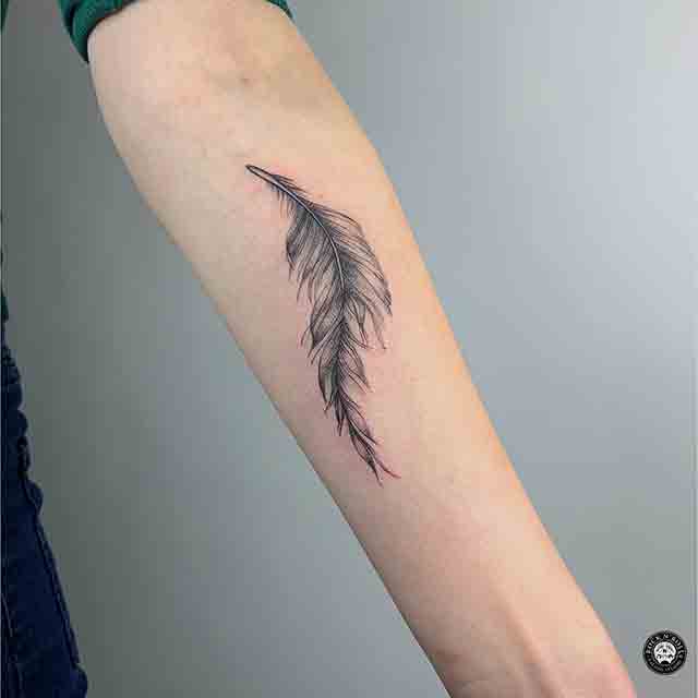 Dotwork-Feather-Tattoo-(3)