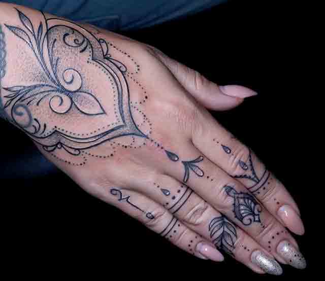 Dotwork-Finger-Tattoo-(1)