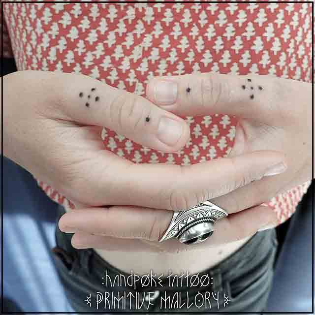 Finger-Dot-Tattoos-For-Women-(3)