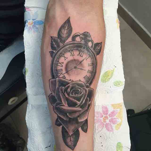 Forearm-Clock-Tattoo-(3)