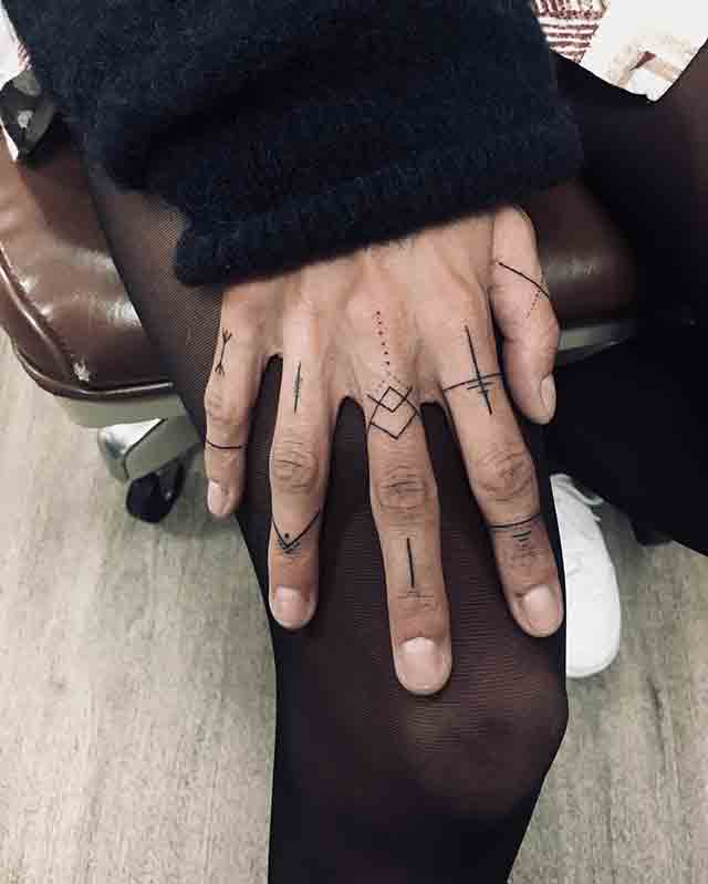 60 Best Finger Tattoos Ideas For Men in 2023 –