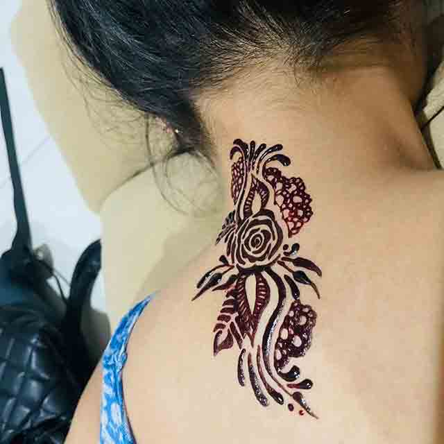 Menna Trend Has Men Wearing Beautifully Complex Henna Designs All Over  Their Bodies  Men henna tattoo Henna tattoo designs Henna men
