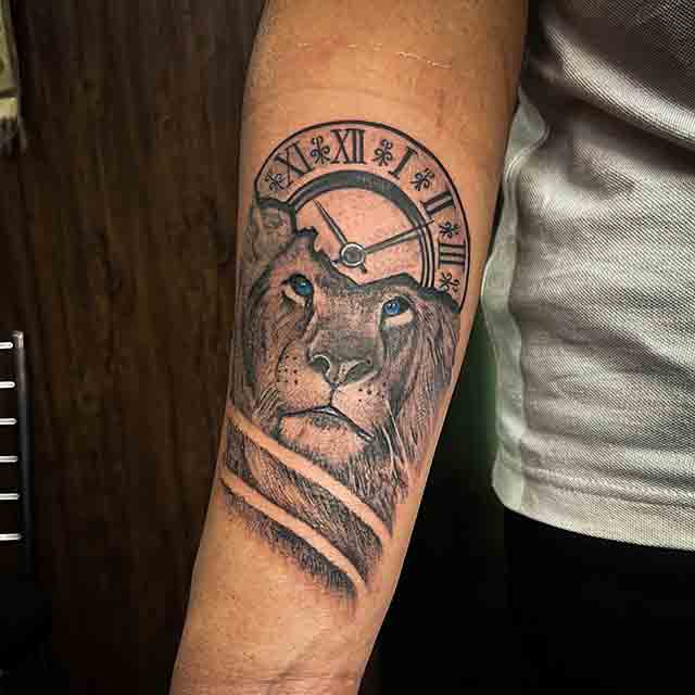 Lion-Clock-Tattoo-(2)