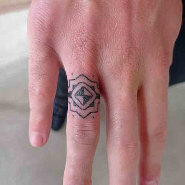 Ring-Finger-Tattoo-Designs-For-Men-(2)