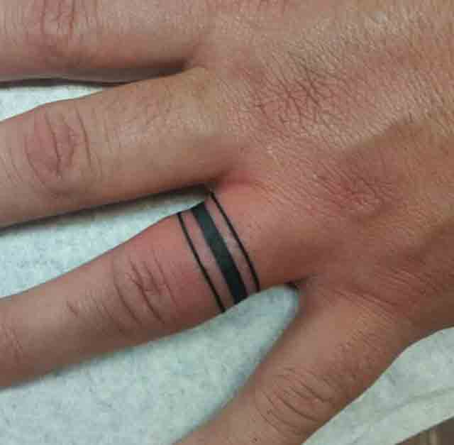 Ring-Finger-Tattoos-For-Women-(3)