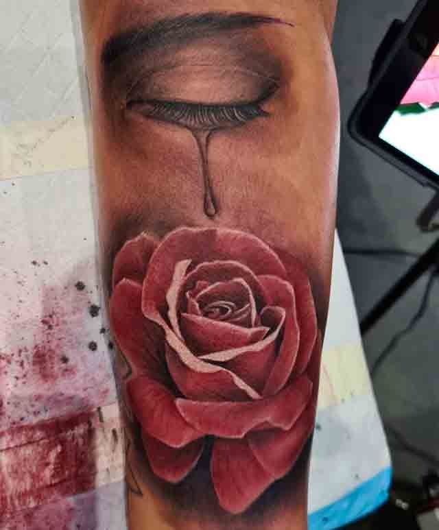 Rose-with-Teardrop-Tattoo-(2)