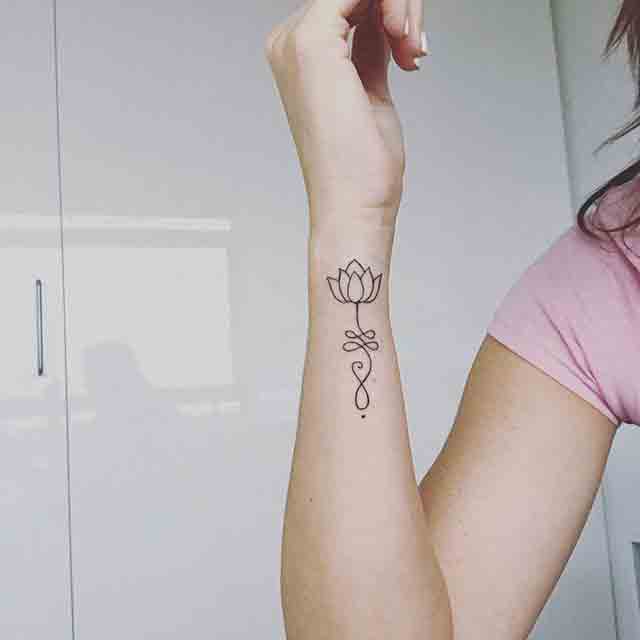 Side-Arm-Tattoos-For-Women-(1)