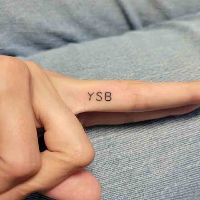Side-Finger-Tattoos-For-Women-(3)