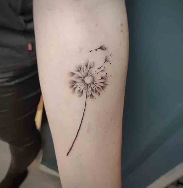 Simple-Dandelion-Tattoo-(1)