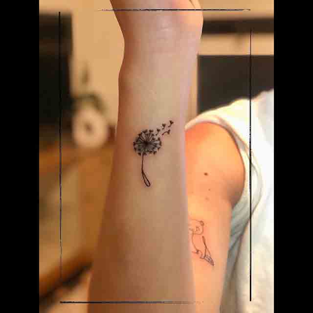 Simple-Dandelion-Tattoo-(2)