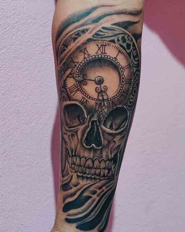 Skull-Clock-Tattoo-(2)
