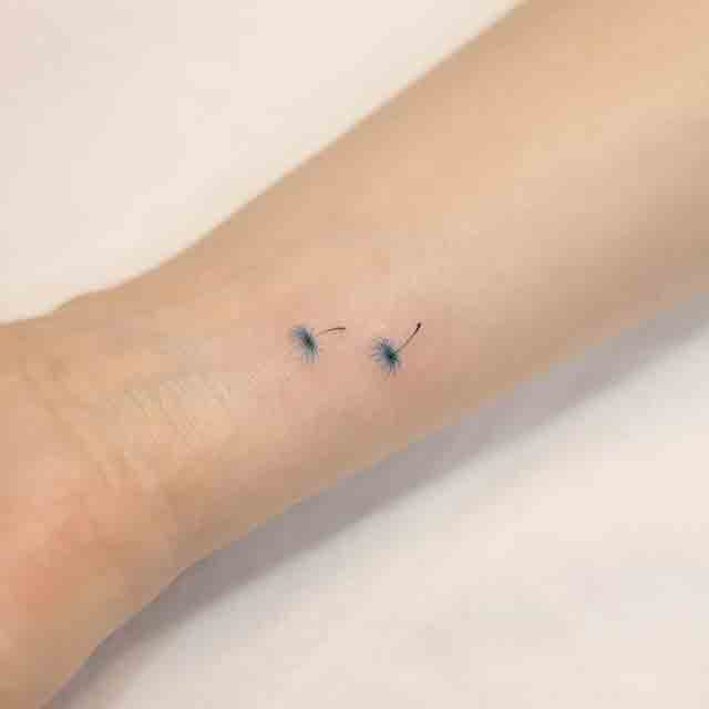 Small-Dandelion-Tattoo-(3)