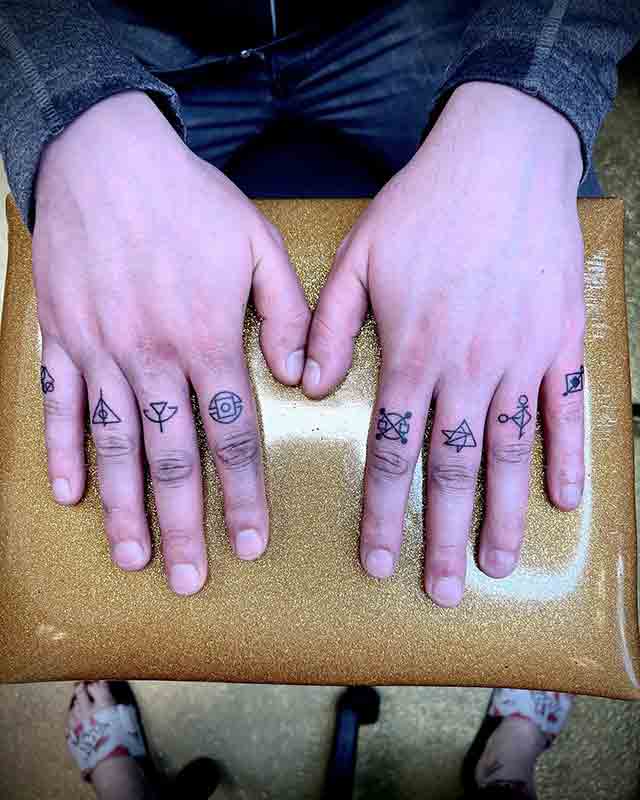 Small-Finger-Tattoos-For-Men-(2)