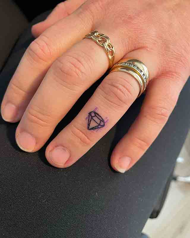 Small-Finger-Tattoos-For-Women-(2)