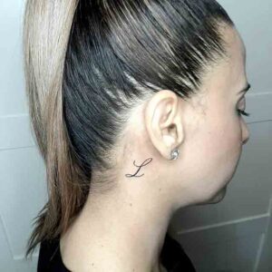 78 Bold Neck Tattoos For Women Who Know Their Style