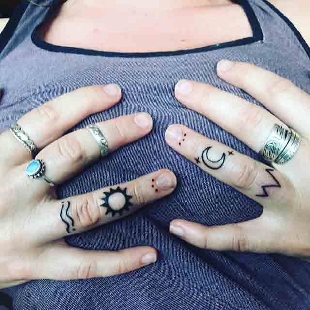 Sun-Finger-Tattoos-For-Women-(2)