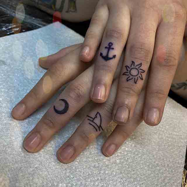 Symbol-Finger-Tattoos-For-Men-(1)