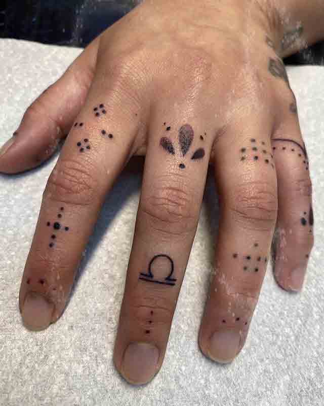 Symbol-Finger-Tattoos-For-Men-(2)