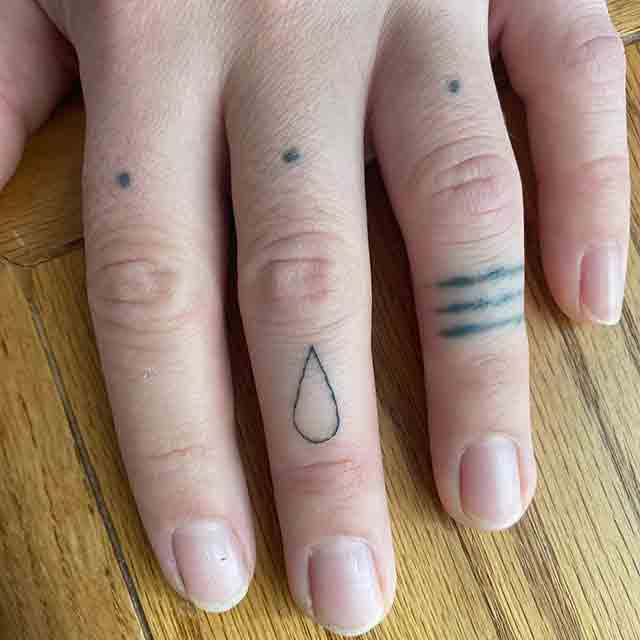 Teardrop-Finger-Tattoo-(3)