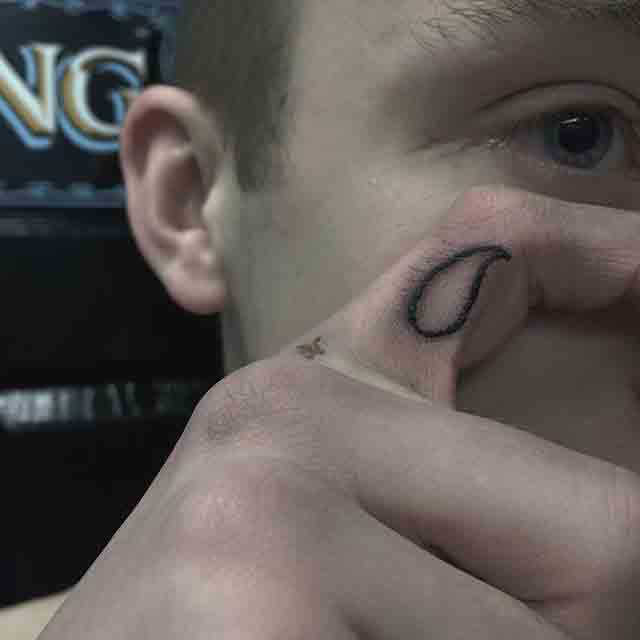 Teardrop-Finger-Tattoo-(8)