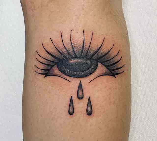 Teardrop-Tattoo-On-Hand-(2)