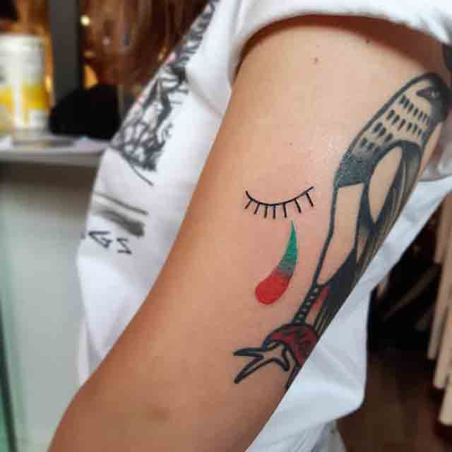 Teardrop-Tattoo-On-Hand-(5)