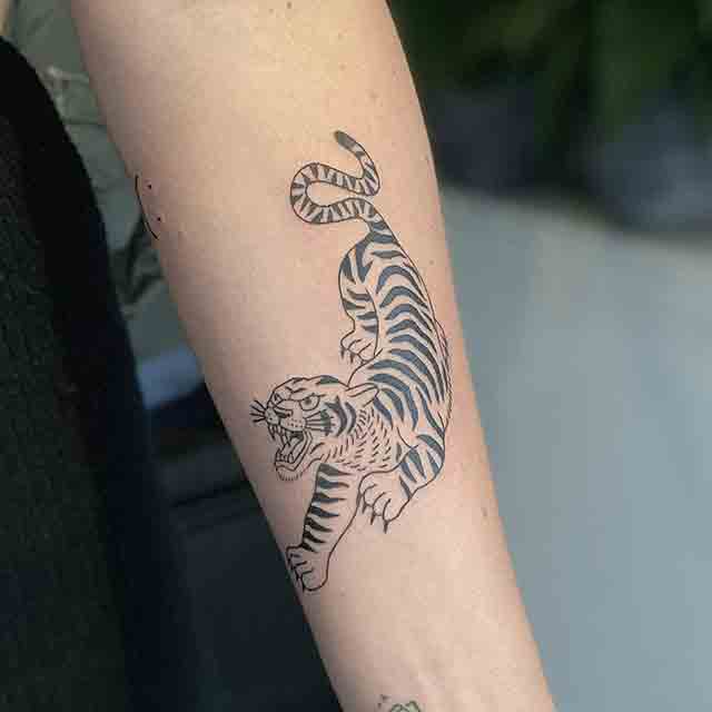 Tiger-Tattoos-On-Arm-(1)