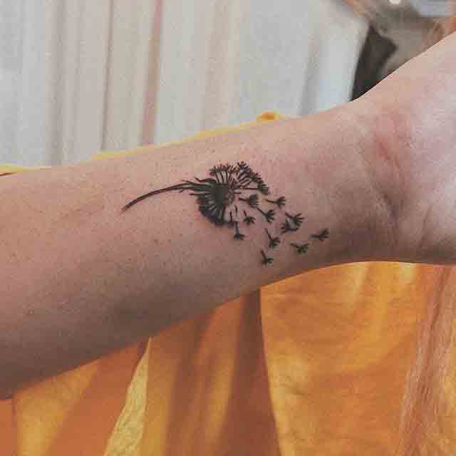 Tiny-Dandelion-Tattoo-(1)