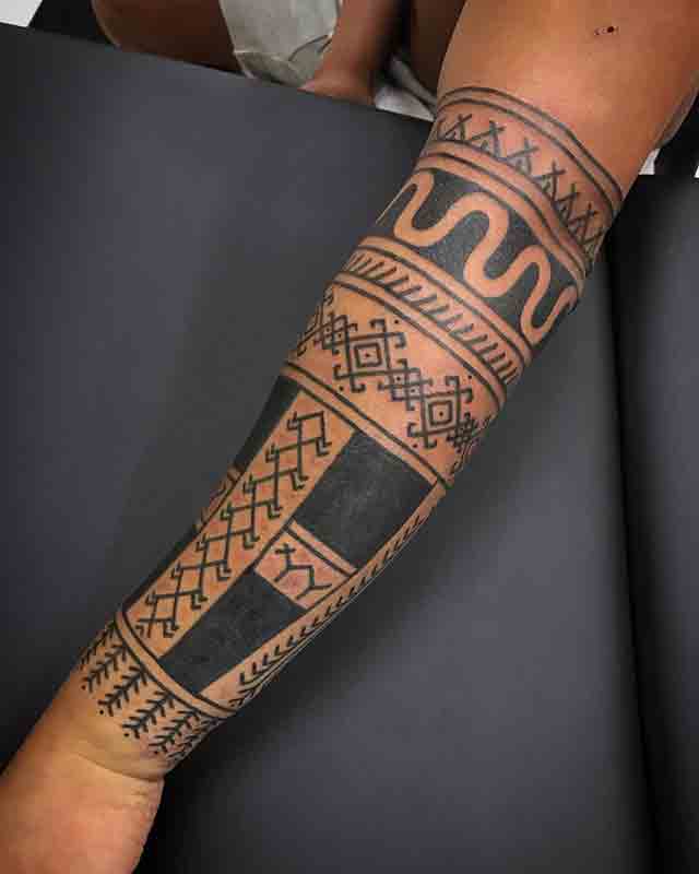Tribal-Arm-Tattoos-For-Men-(2)