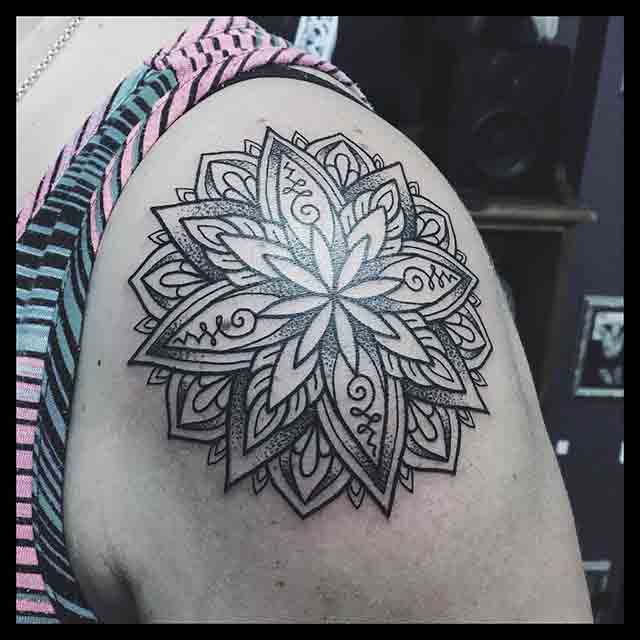 Unalome-Mandala-Tattoo-(1)