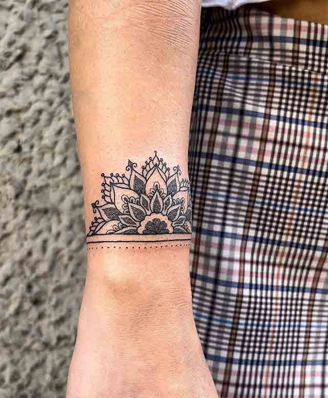 Wrist-Arm-Tattoos-For-Women-(3)