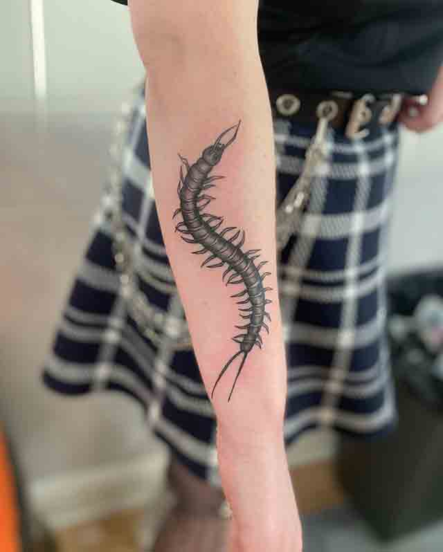 Lil-Peep-Centipede-Tattoo-(3)