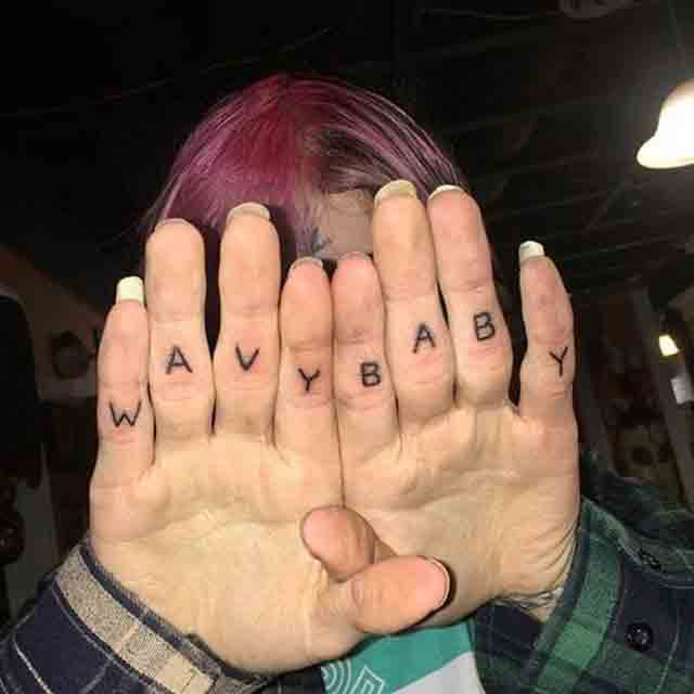 Lil-Peep-Finger-Tattoos-(2)