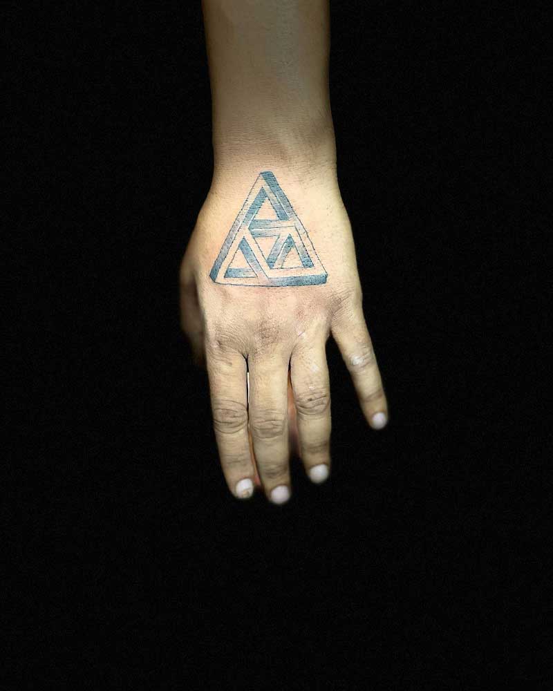 blacklight-triforce-tattoo-2