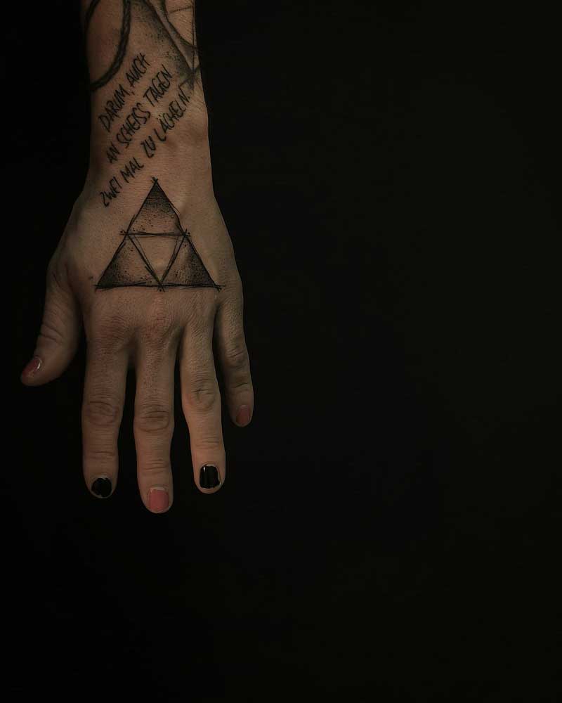 blacklight-triforce-tattoo-3