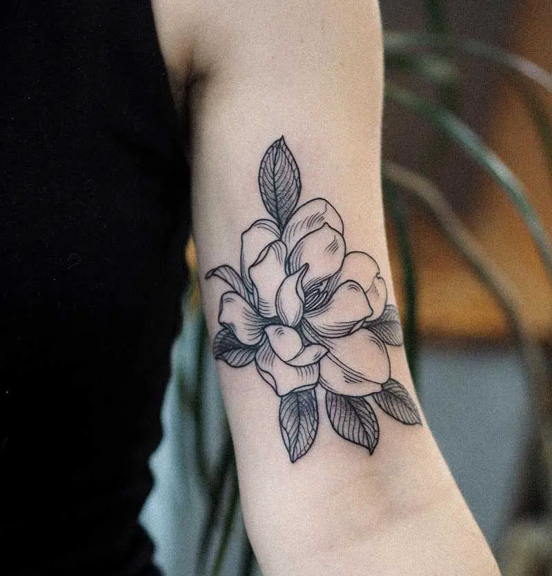 blackwork-magnolia-tattoo-3