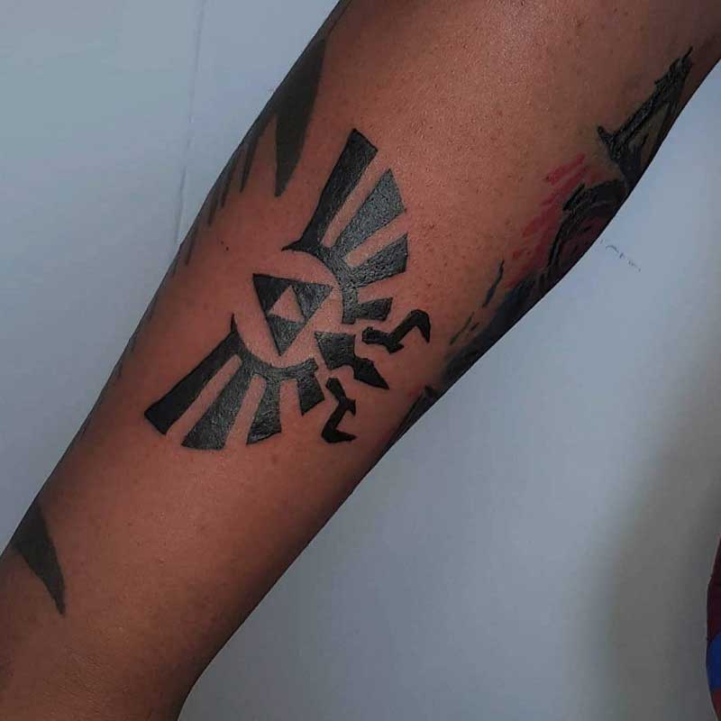 camgirl-triforce-tattoo-2
