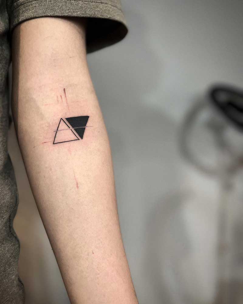 cool-triangle-tattoos-3