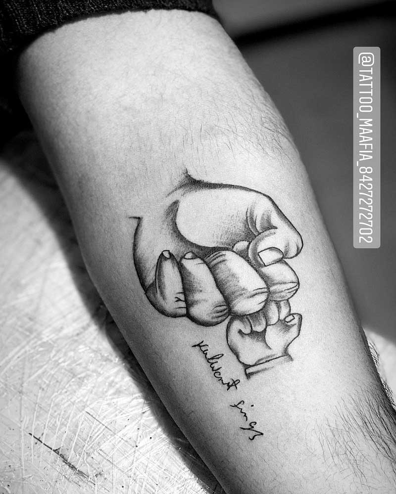 family-hand-tattoo-3