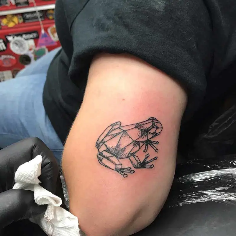 geometric-frog-tattoo-3