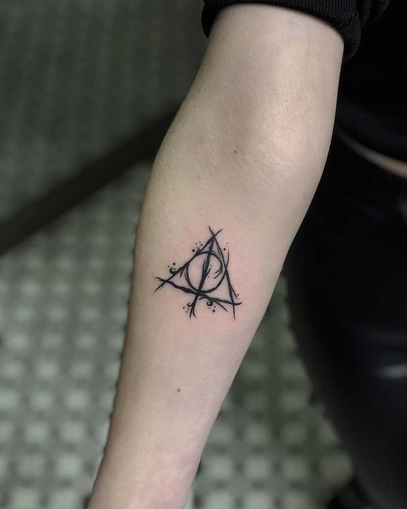 harry-potter-triangle-tattoo-1