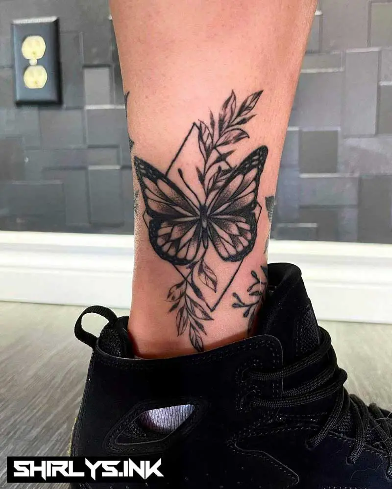 Heart Tattoo on Ankle discover the most beautiful heart tattoo ideas