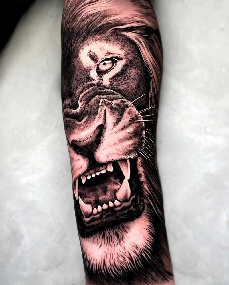 lavin-lion-tattoo-3