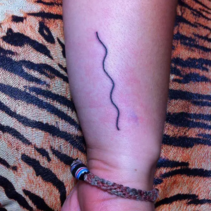 line-wave-tattoo-3