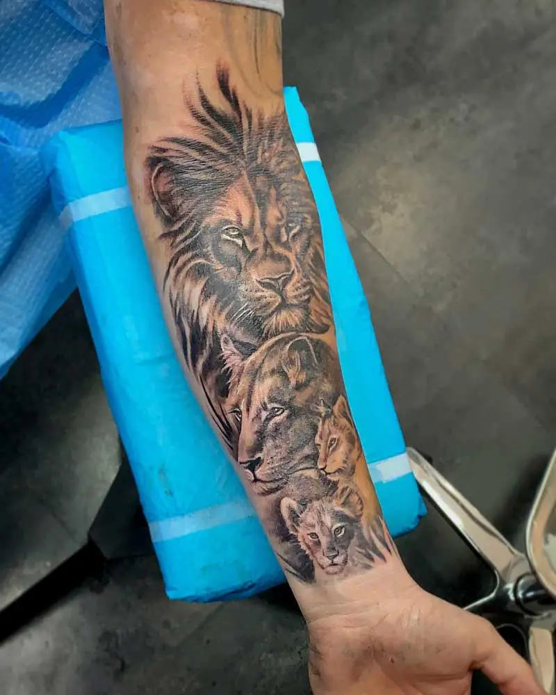 lion-family-tattoo-1